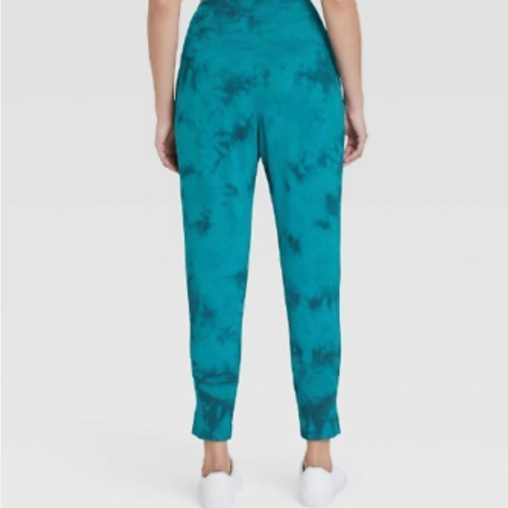 ALL In Motion Womens High Rise French Terry Jogger - Medium